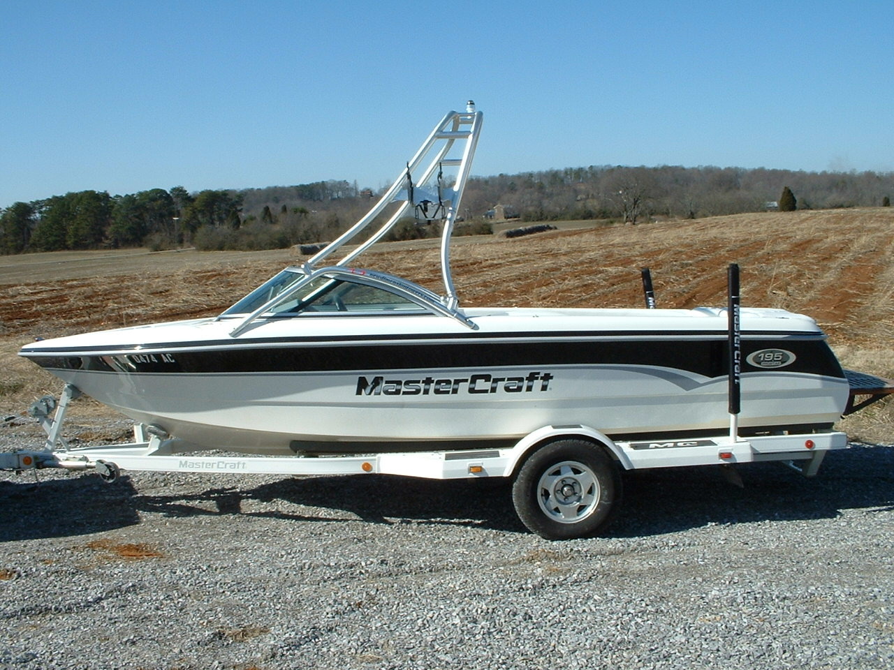 main view of 00 - 01 mastercraft prostar 195 with new dimension towers wakeboard tower