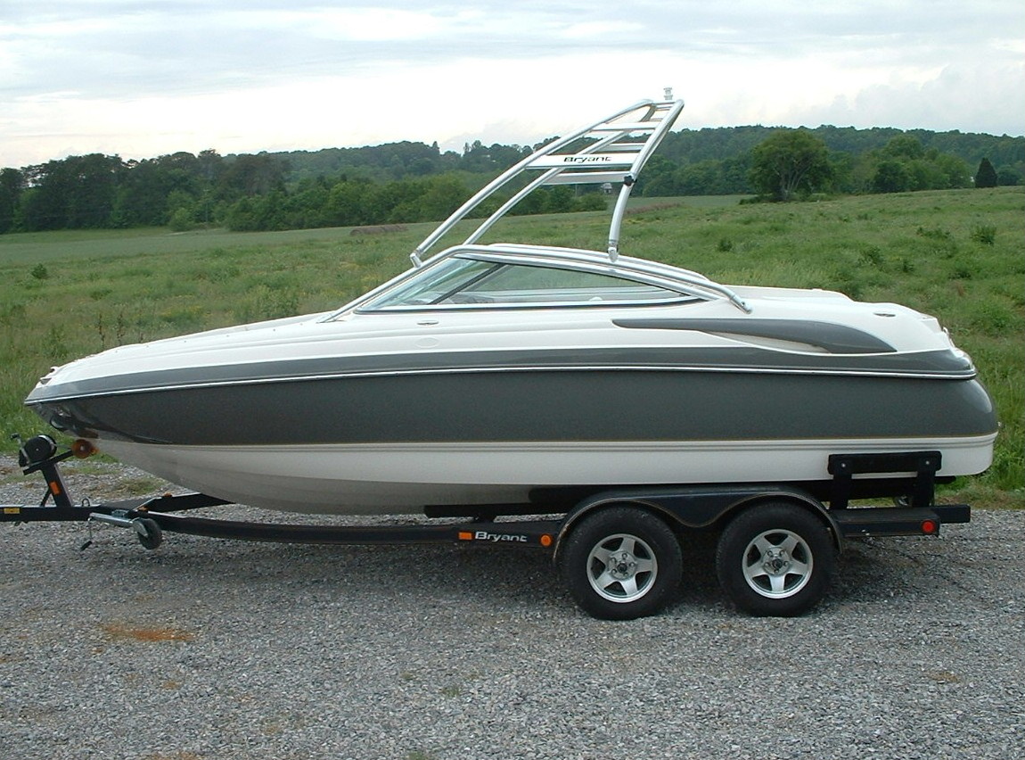 main image for 2006 bryant 206 wakeboard boat with new dimension towers tower