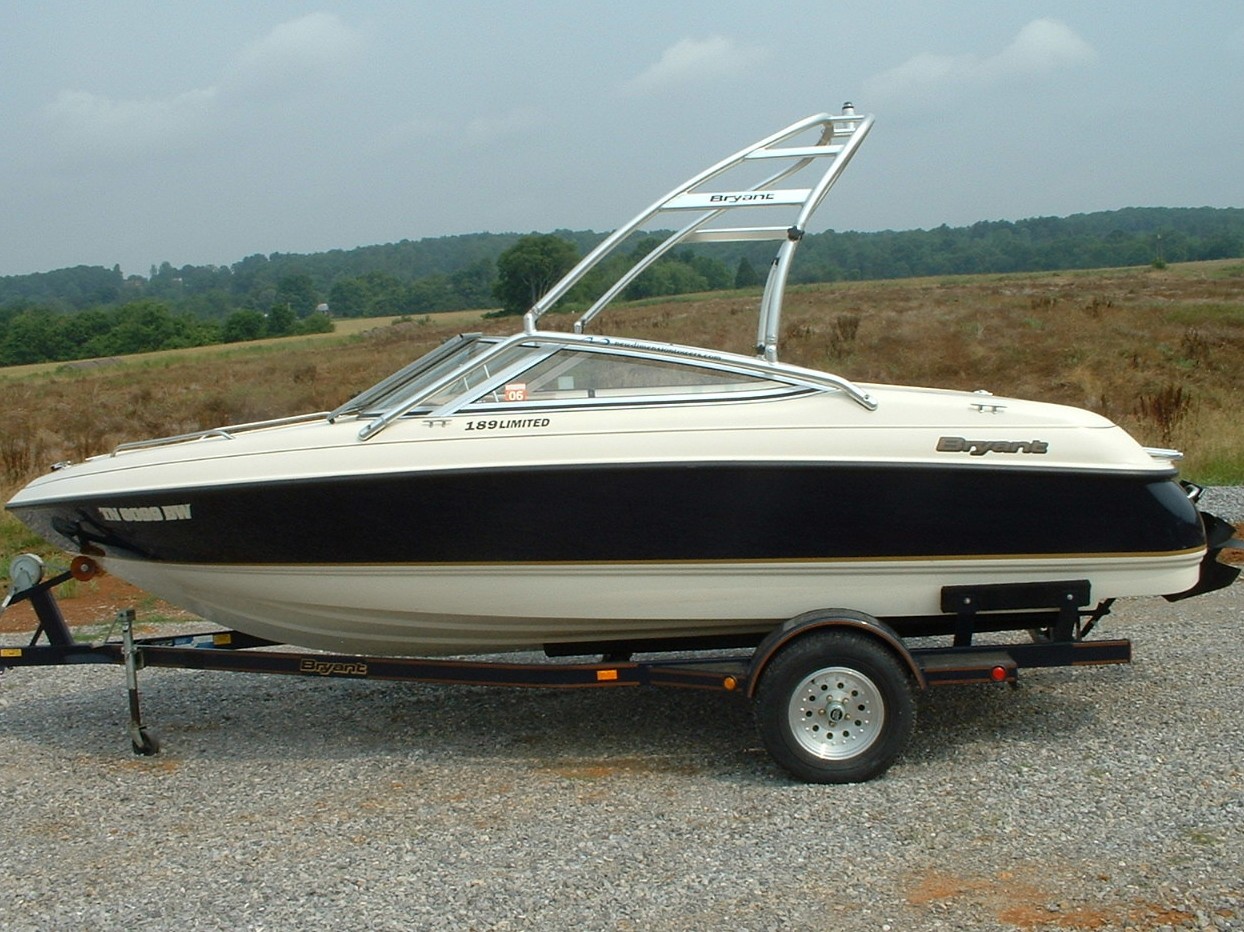main image for 1995 Bryant 189 bowrider wake board boat with new dimension tower